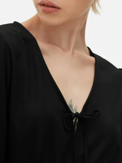 Robes|Primark Mini Robe à Smocks Avec Col En V Et Liens à Nouer Noir